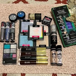 Makeup 18 Holiday Nails Highlighter Lip Glitter Bundle